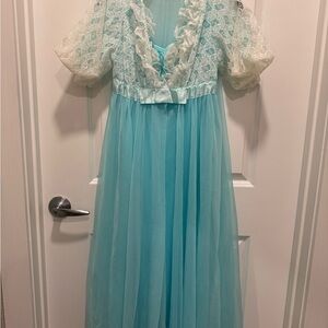 Vintage 1960 Blue white Lace Cami slip Nightgown set, romantic and whimsical